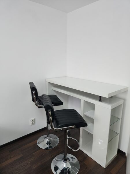 Berceni, Nesti, semistradal, 10 min. metrou, bloc reabilitat.